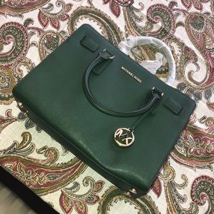 NWOT Hunter Green Michael Kors Purse